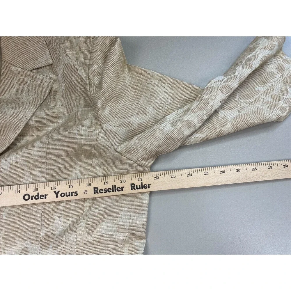 Chicos Blazer 2 Floral Jacquard Beige Lightweight Spring Summer Career Jacket - Picture 8 of 13